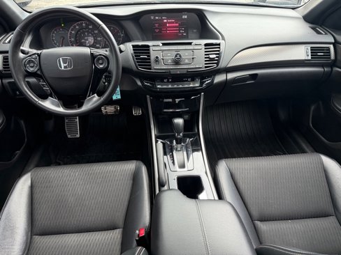 Used 2016 Honda Accord Sport image 11