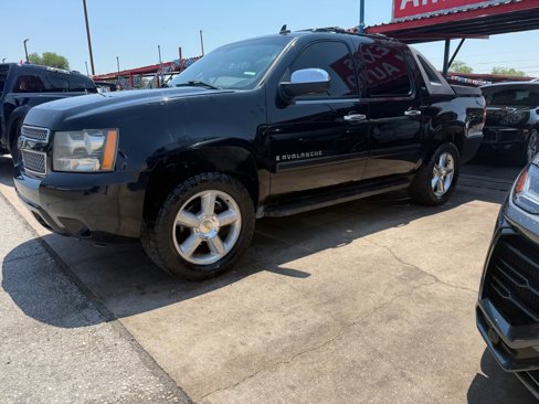 Used 2007 Chevrolet Avalanche LTZ w/ LTZ Preferred Equipment Group image 2
