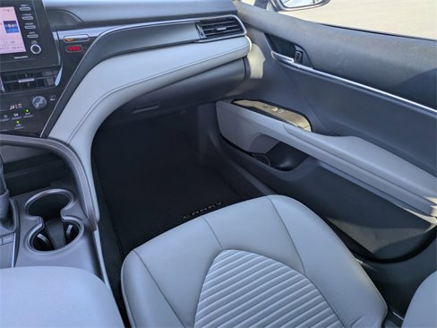 Used 2024 Toyota Camry SE image 17
