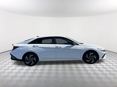 Used 2025 Hyundai Elantra Sport w/ Cargo Package image 6