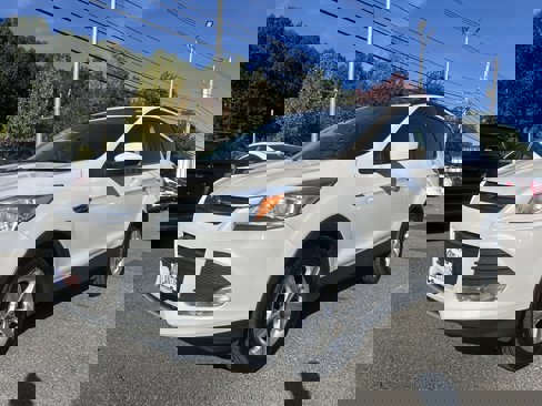 Used 2013 Ford Escape SE image 1