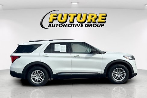 Certified 2025 Ford Explorer Active image 2