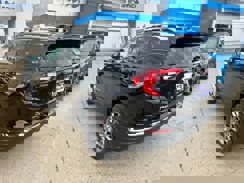 Certified 2024 GMC Terrain SLT image 8