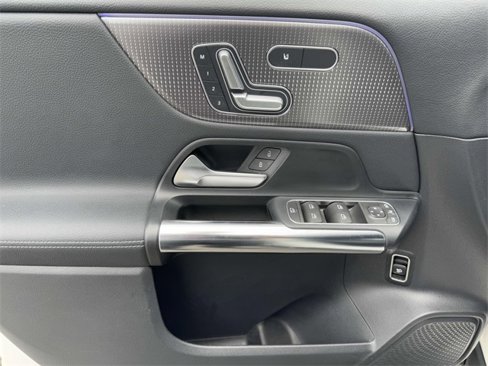 Certified 2022 Mercedes-Benz GLA 250 4MATIC image 17