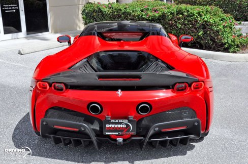 Used 2023 Ferrari SF90 Spider image 28