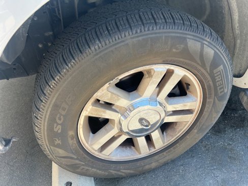 Used 2006 Ford F150 Lariat image 2
