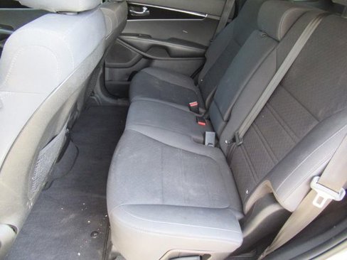Used 2019 Kia Sorento LX image 25