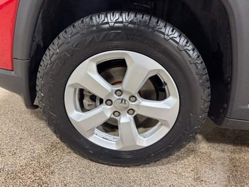 Used 2018 Jeep Compass Latitude w/ Cold Weather Group image 70