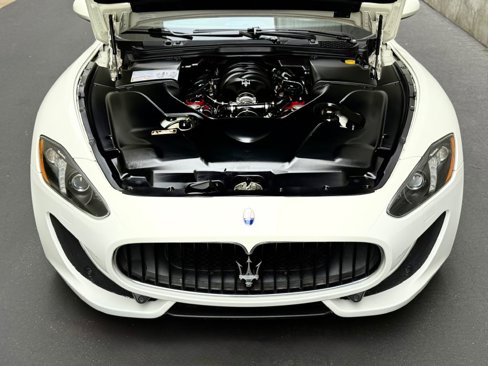 Used 2014 Maserati GranTurismo Sport image 40