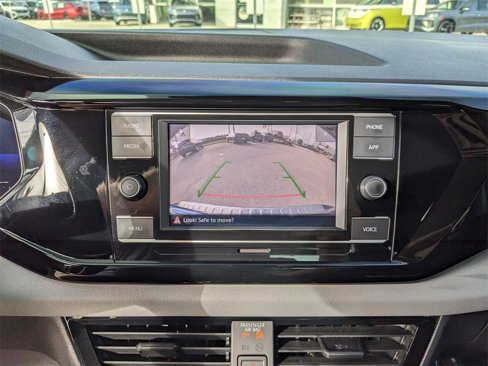 Certified 2022 Volkswagen Taos S image 21