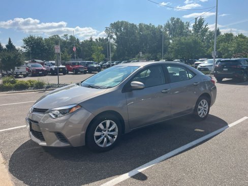 Used 2015 Toyota Corolla LE image 3