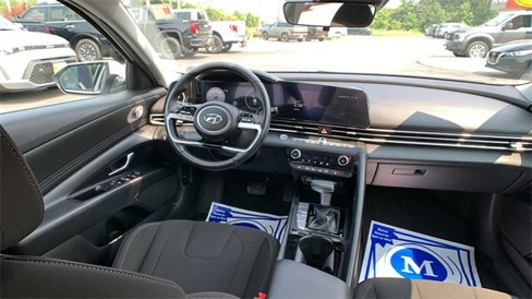 Used 2023 Hyundai Elantra SEL w/ Convenience Package image 22