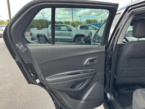Used 2020 Chevrolet Trax LS image 23