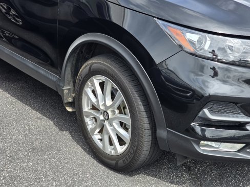 Used 2021 Nissan Rogue Sport SV image 6