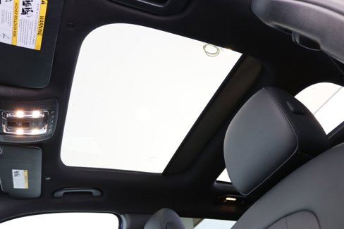 Used 2021 Mercedes-Benz GLB 250 4MATIC image 16