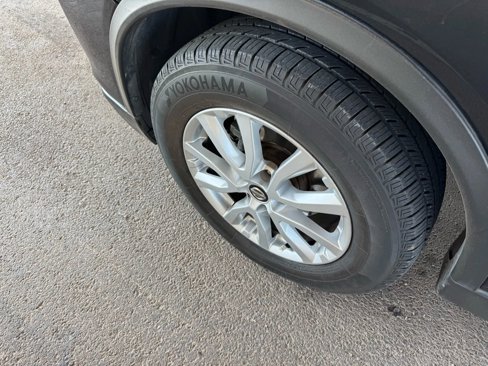 Used 2019 Nissan Rogue SV image 31