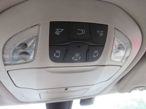 Used 2017 Chrysler Pacifica Touring-L image 18
