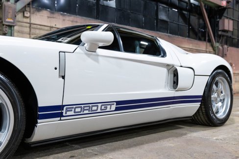 Used 2006 Ford GT image 23