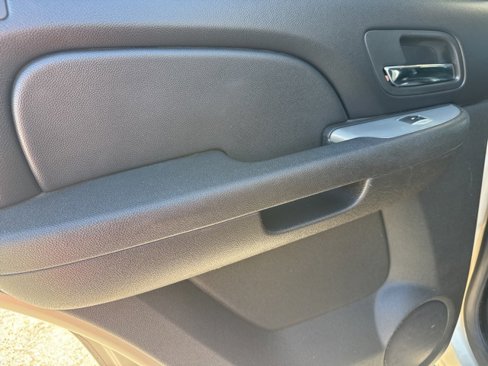 Used 2010 Chevrolet Tahoe LS image 18