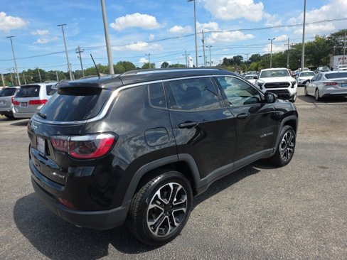 Used 2022 Jeep Compass Limited w/ Sun and Sound Group image 5