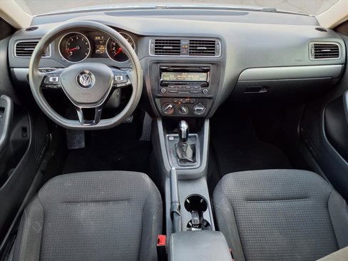 Used 2015 Volkswagen Jetta SE image 3