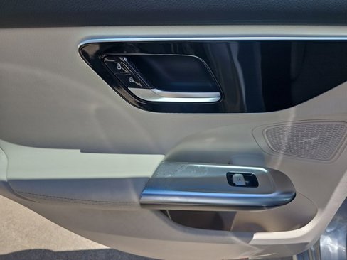 Certified 2022 Mercedes-Benz C 300 4MATIC Sedan image 21