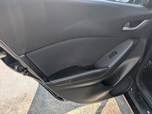 Used 2014 MAZDA MAZDA3 i Sport image 35