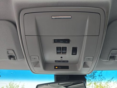 Used 2017 Chevrolet Silverado 1500 LTZ image 21