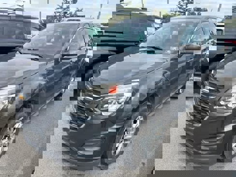 Used 2017 Chevrolet Equinox LS image 1