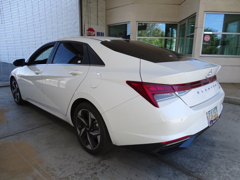 Used 2021 Hyundai Elantra Limited image 4