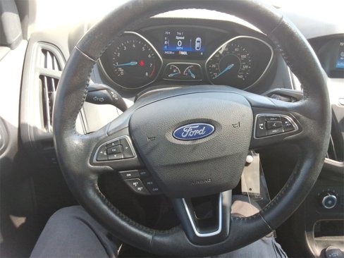 Used 2018 Ford Focus SE w/ SE Appearance Package image 22