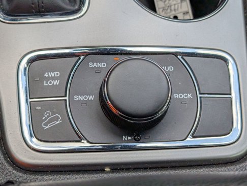 Used 2022 Jeep Grand Cherokee Limited image 30