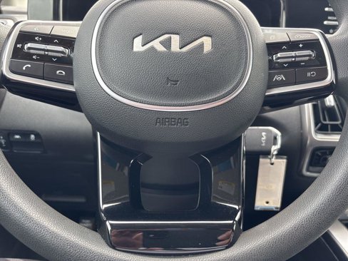 Used 2023 Kia Sorento LX image 27