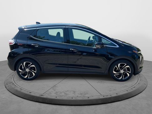 Used 2022 Chevrolet Bolt LT w/ Infotainment Package image 10