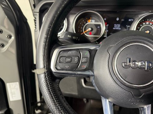 Used 2020 Jeep Wrangler Unlimited Sahara image 34
