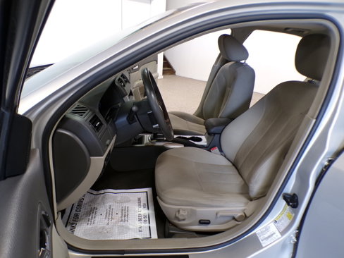 Used 2010 Mercury Milan image 11