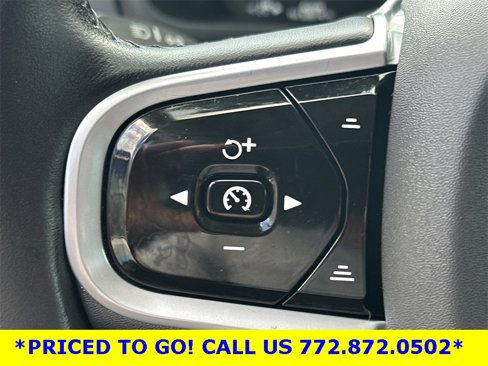 Used 2022 Volvo XC90 T6 Momentum w/ Protection Package Premier image 22