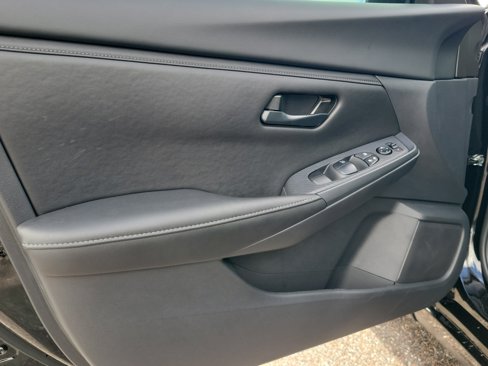 Certified 2025 Nissan Sentra S image 17