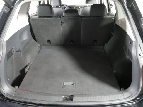 Used 2020 Volkswagen Tiguan SEL image 18