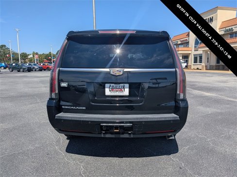 Used 2017 Cadillac Escalade Platinum image 4