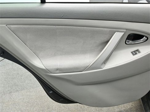 Used 2011 Toyota Camry image 11