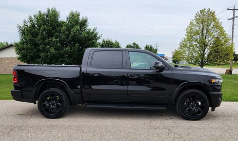 Used 2025 RAM 1500 Laramie w/ Night Edition image 9