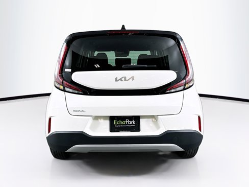 Used 2023 Kia Soul LX w/ LX Technology Package image 7