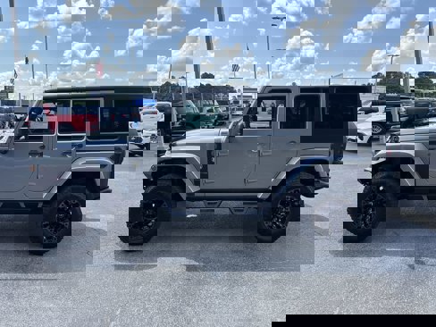 Used 2018 Jeep Wrangler Unlimited Sport image 6