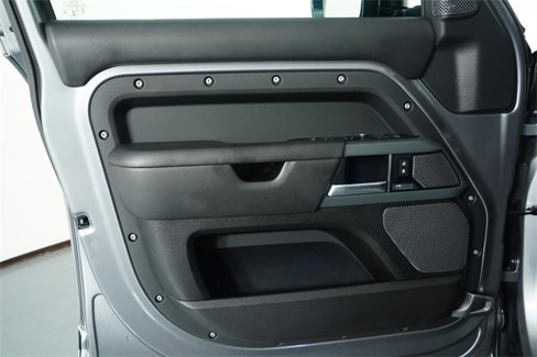 Used 2020 Land Rover Defender 110 X image 38