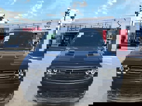 Used 2019 Dodge Challenger SXT image 9