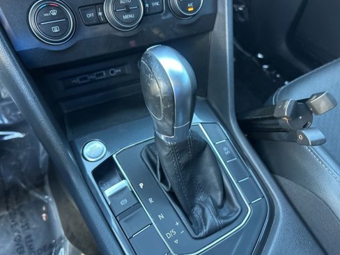 Used 2018 Volkswagen Tiguan SEL image 13