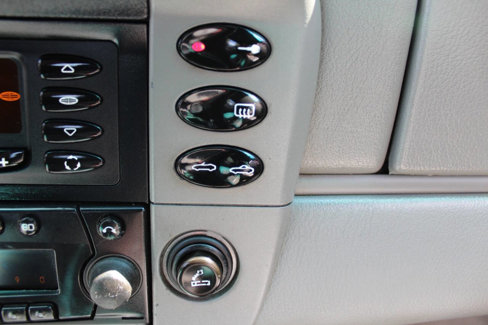 Used 2000 Porsche 911 Carrera 4 image 14