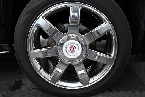 Used 2011 Cadillac Escalade ESV Luxury image 48