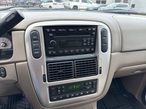 Used 2004 Mercury Mountaineer Convenience image 21